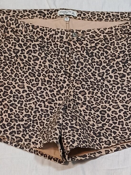 Abercrombie & Fitch Pants - Abercrombie & Fitch/Shorts/W37/Womens Leopard Dad High Rise Curve Love Denim NWT
